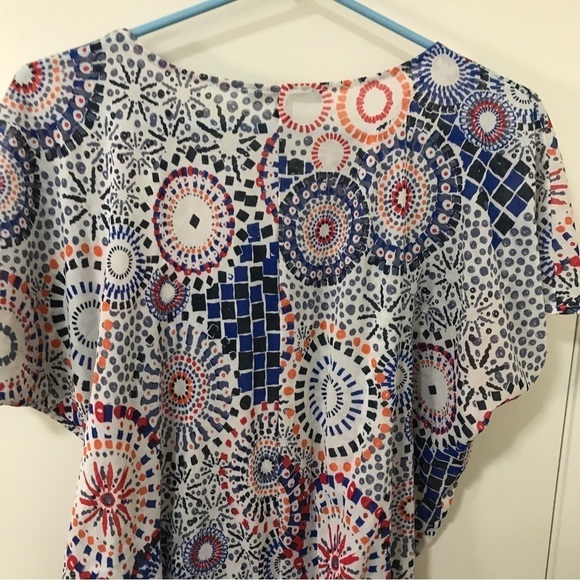 3/$15 Outback red geometric pattern short sleeve top - Picture 8 of 11